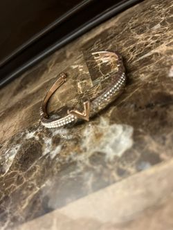 LV Bracelet Rose Gold 