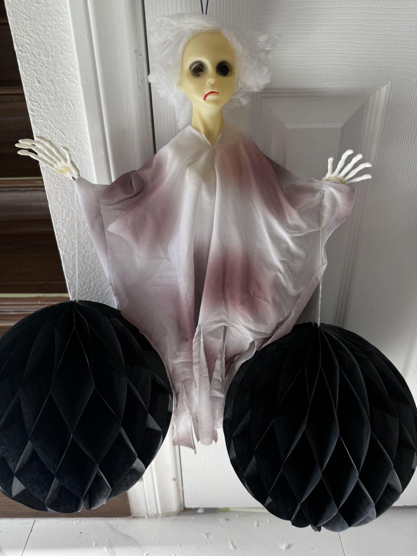 Spooky Halloween Decor 