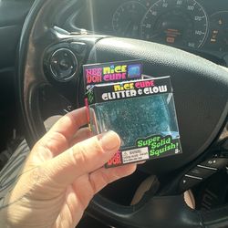 Glitter Needoh ONE BLUE left