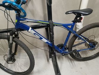 GT AGGRESSOR MOUNTAIN BIKE