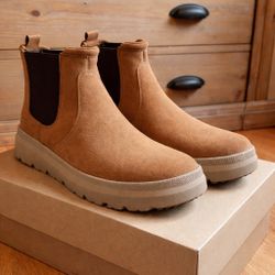 UGG Burleigh Chelsea Boots – Size 9.5 – NEW (Never Worn)