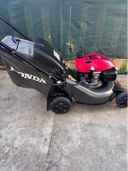BRAND NEW HONDA HRN-216 VLAA /170CC/ ELECTRONIC START/ TWIN BLADE / GRASS BAG INCLUDED WITH FULL PRICE OFFER.