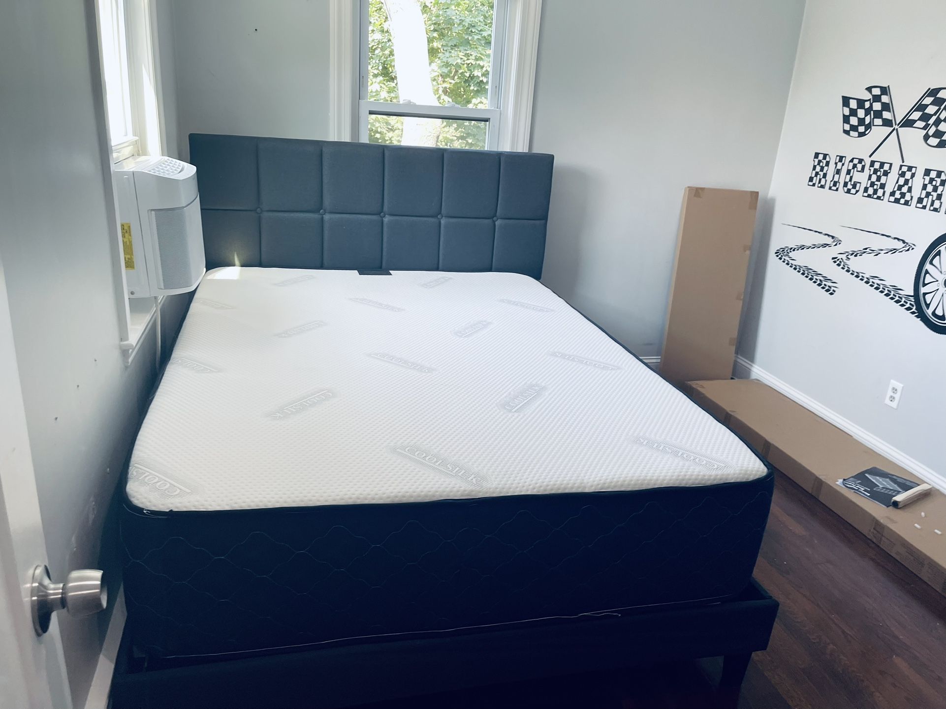 Queen Size Bed Frame & Mattress 12”Thick Brand Confort+Quality Delivery Available All Cities!