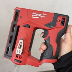 Milwaukee Staple Gun