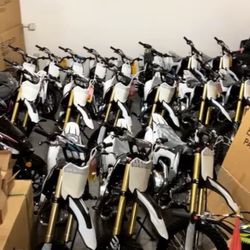 **Brand New Dirt Bike 125cc** - Adult size. - Kick Start. - Manual with Clutch. - 4 gears. - Mph 55-60 - Support up 450 lbs. - Alloy rims and suspensi