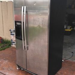 Refrigerator 