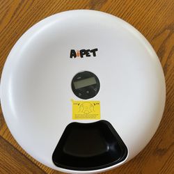 6 Meal Automatic Pet Feeder