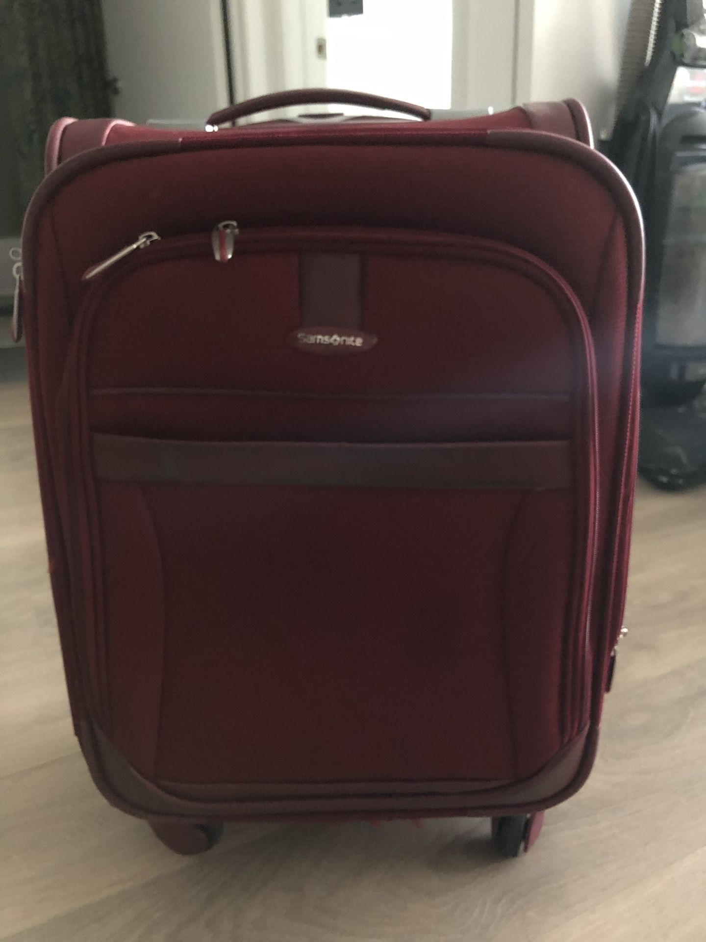 21 inch Samsonite suitcase