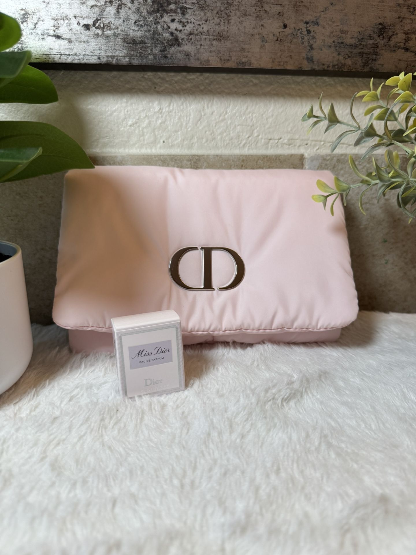 Dior Beauty Pouch + Miss Dior Mini Eau de Parfum – Limited Edition Set