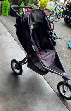BOB Revolution Jogging Stroller