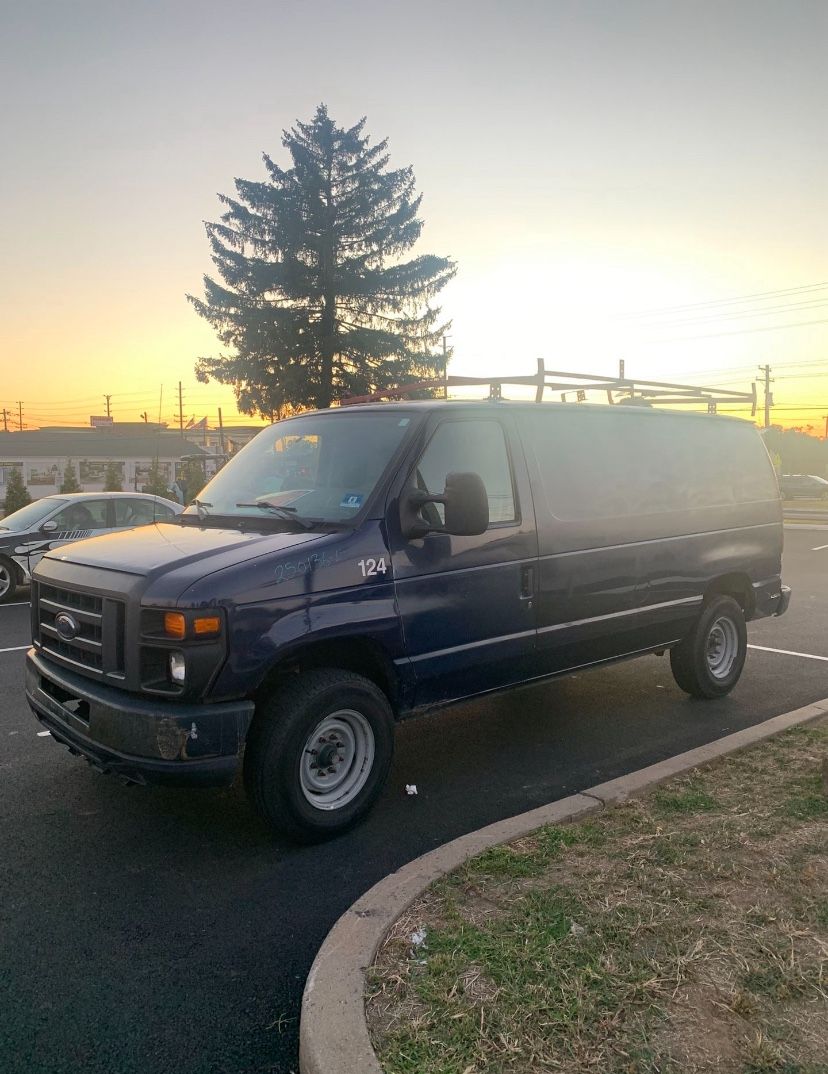 2012 Ford E-350