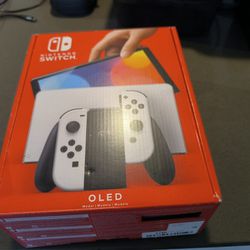 Nintendo Switch OLED- LIKE NEW- White