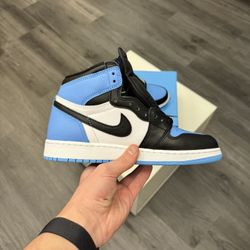 Air Jordan 1 UNC (GS)