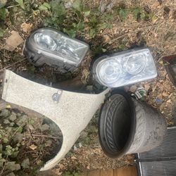 05 Chrysler 300 Parts