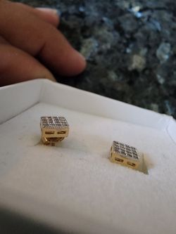 Gold diamond earrings
