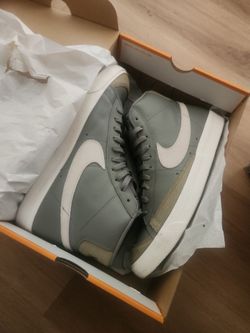 NIKE BLAZER MID '77 SZ11M