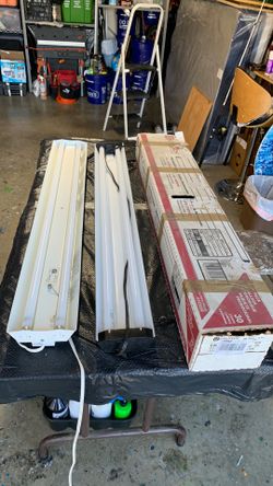 Two 4’ Fluorescent Garage/Workshop Lights + 14 extra bulbs