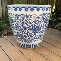 William Sonoma Patio Vase
