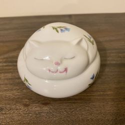 Vintage Takahashi Sleeping Cat Trinket Box Porcelain Made in Japan