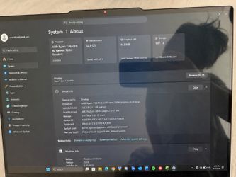 Lenovo Yoga 7 2-in-1 Laptop touch screen and keyboard