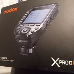 The Godox XProII-S TTL Wireless Flash Trigger for Sony is a wireless flash trigger 