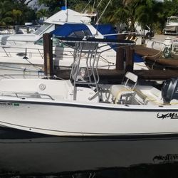 2004 Mako Center console open fisherman