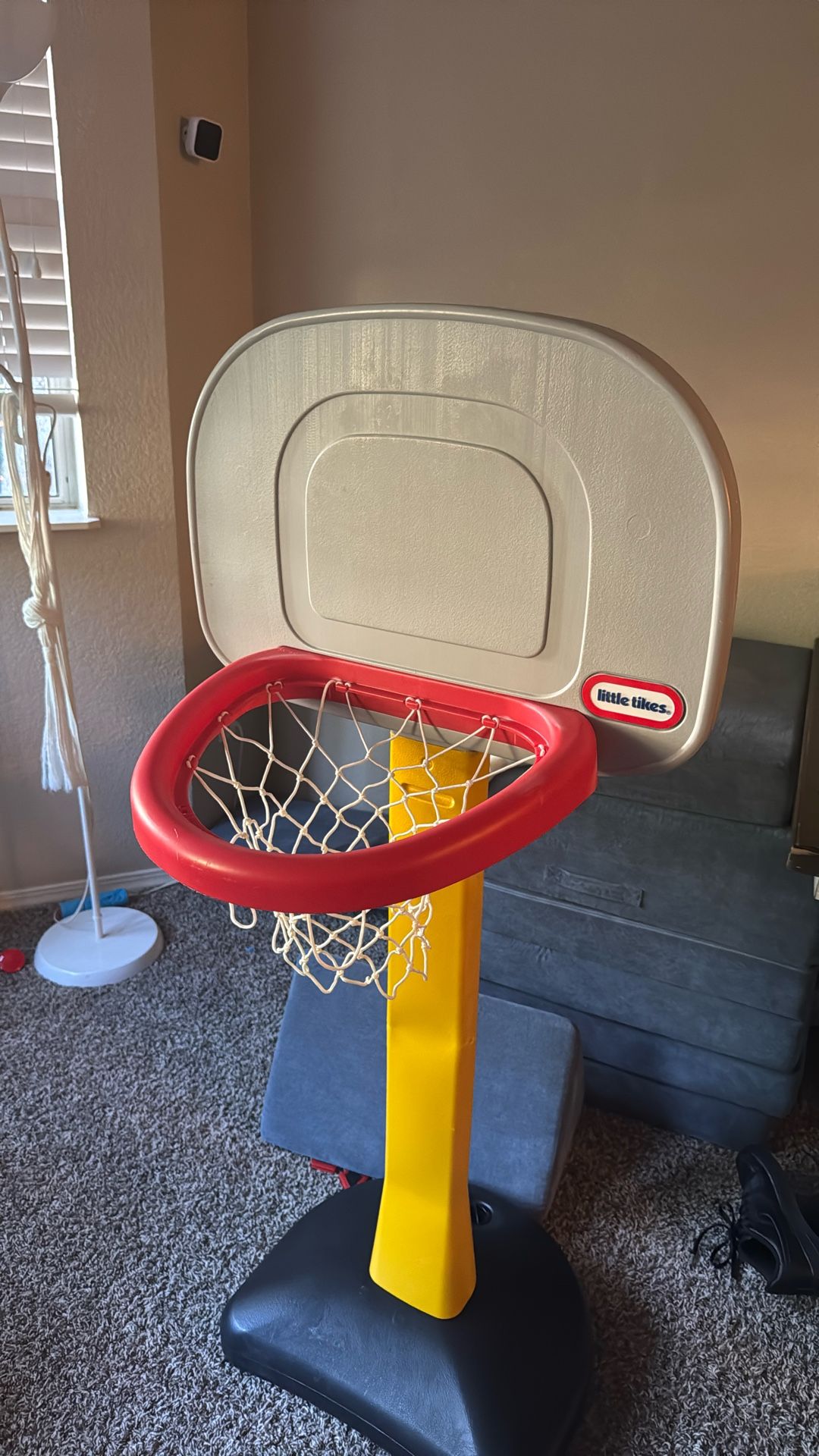 Little Tikes Basketball Hoop
