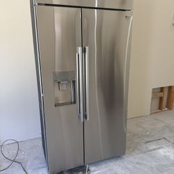 LIKE NEW Only $2500 For $8000 Built-in 42” Refrigerator