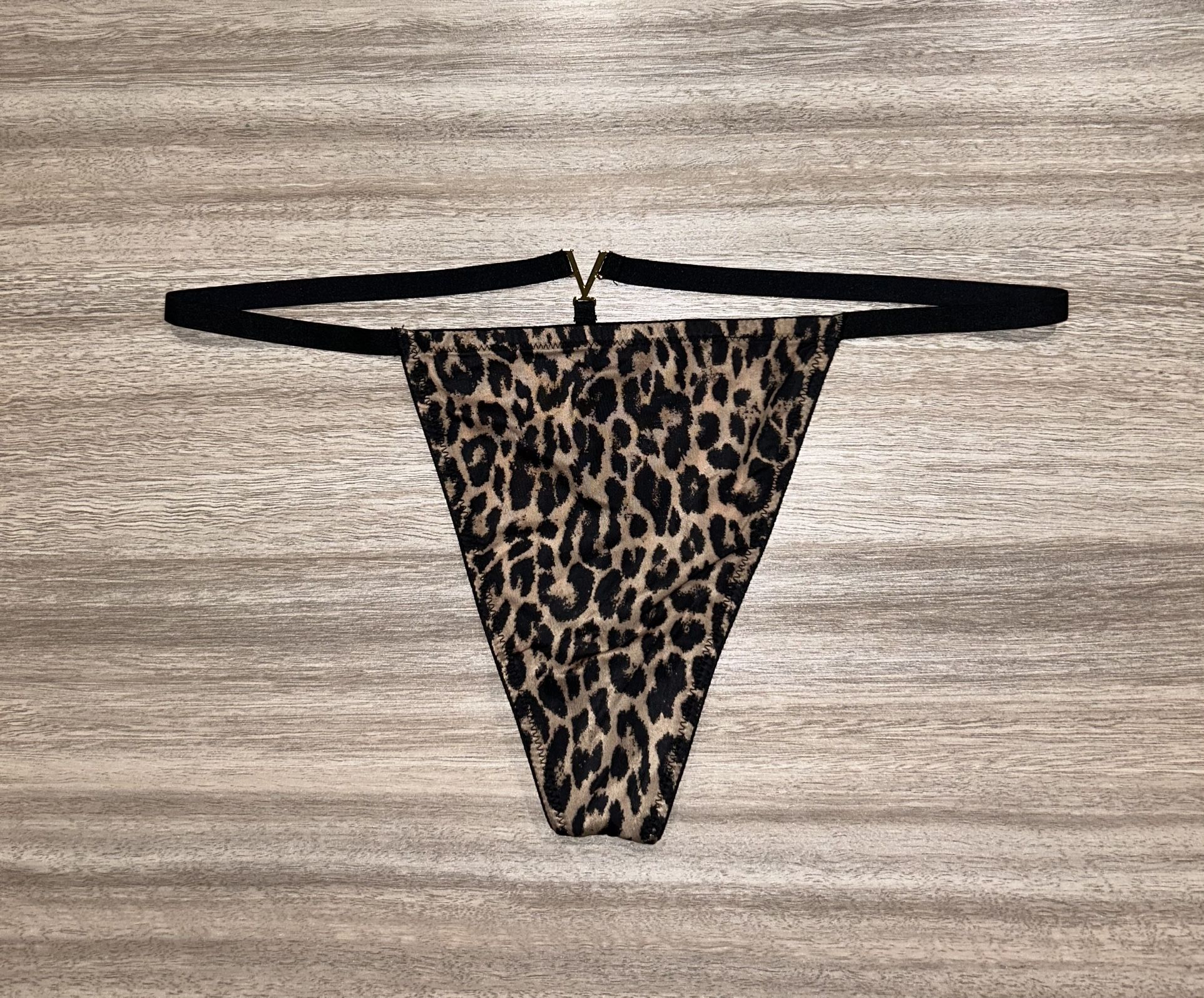 New Victoria Secret XL Thong V String Gold Logo Stretchy Shiny Satin Cheetah