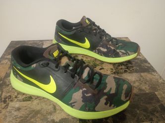 Nike Men's Zoom Speed TR2 AMP CAMO Size 10  684634 072 Camo Trainer  Tennis Shoes