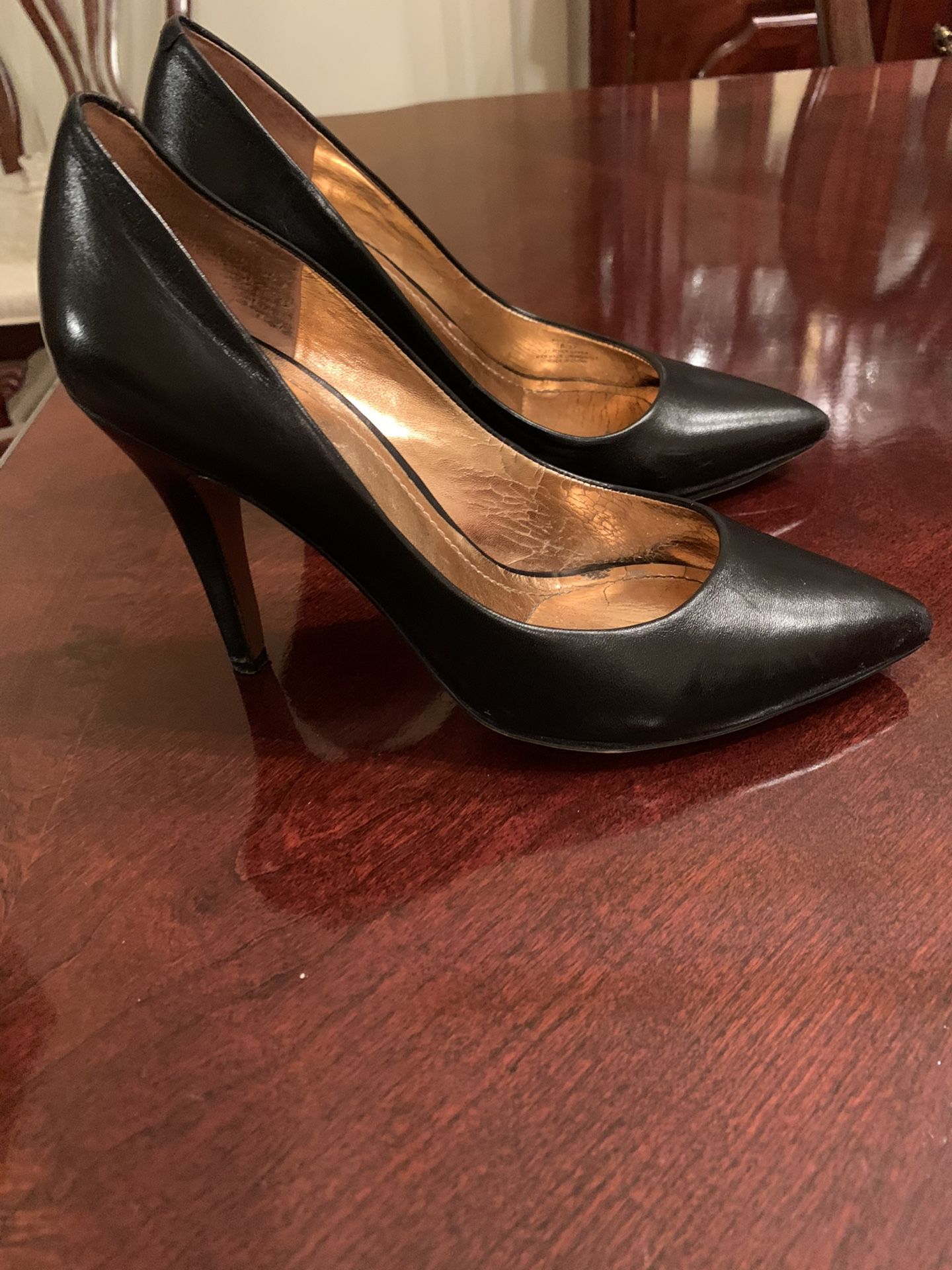 BCBGeneration Pumps All Leather Size 7  