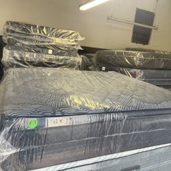KING SIZE SERTA PERFECT SLEEPER (FIRM) PILLOW TOP MATTRESS & BOX SPRINGS BED SET