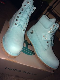 Limited Release “ Tidepool “ Timberlands ( Fire & Water Collection )