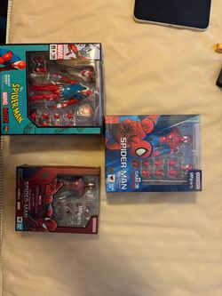Bundle of spiderman action figures