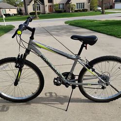 Teen bike.  Works great.  $60 cash only