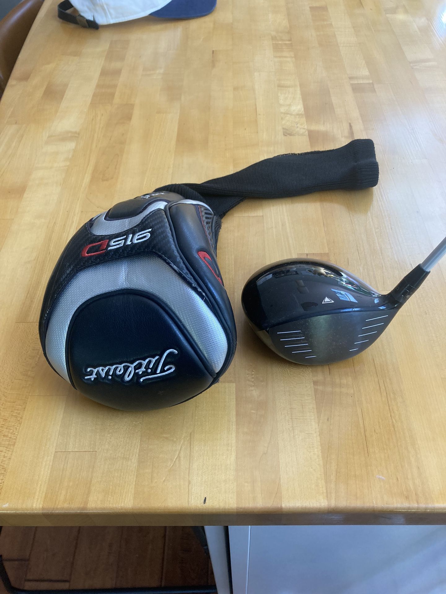 Driver Titleist 915 D2 10,5° Pour Gaucher - Shaft Graphite Rigide, Occasion Avec Traces D'usure
