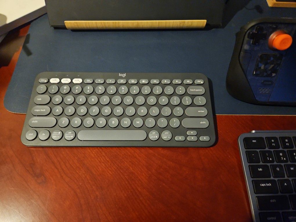 Logitech Pebble Keys 2 (K380)