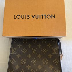Louis Vuitton Toiletrycase 19