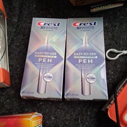 2 Crest Whitening Pens (2)