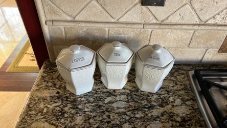 Food containers
