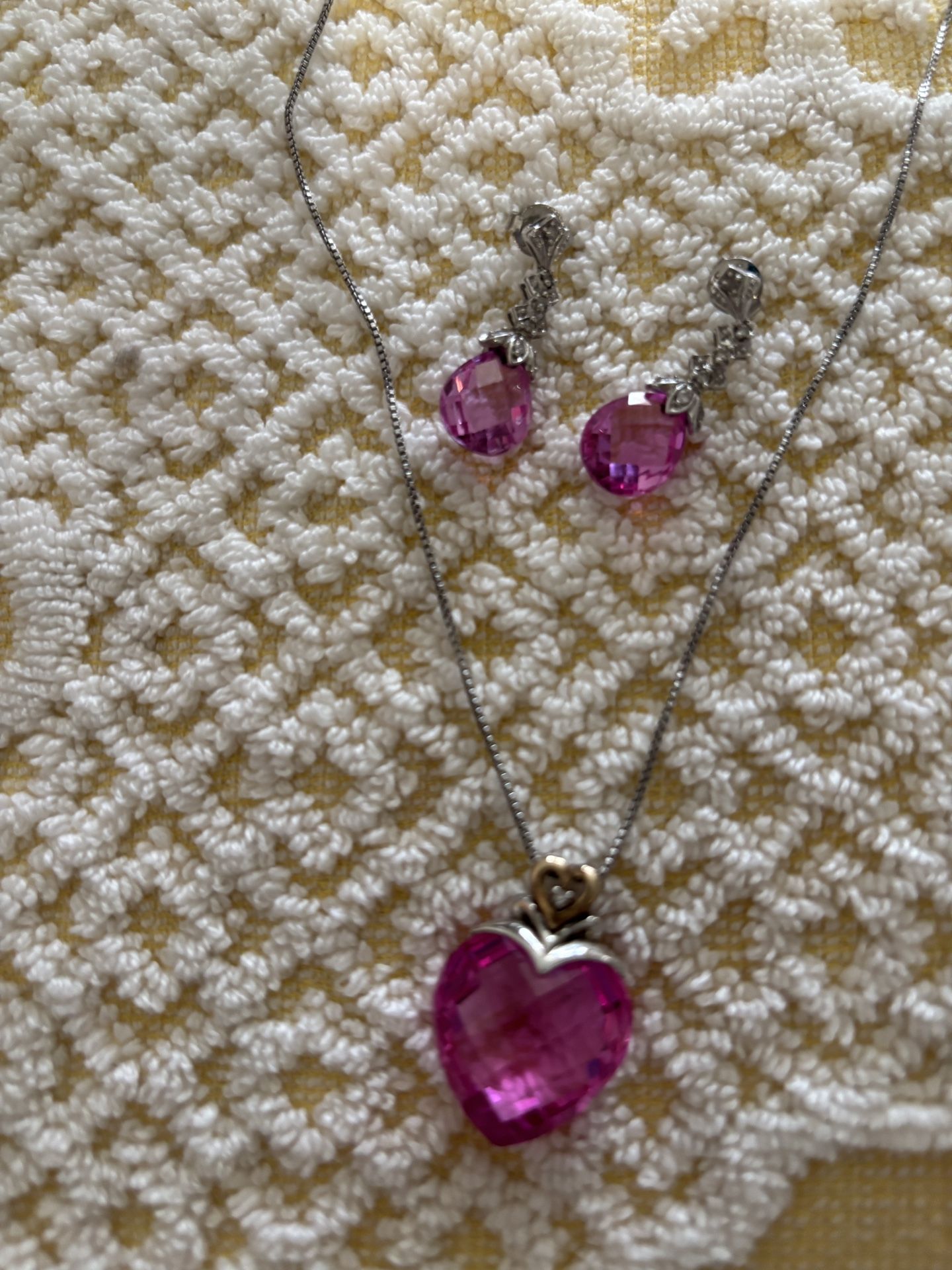 White Gold With Diamonds And Pink Stone Set.