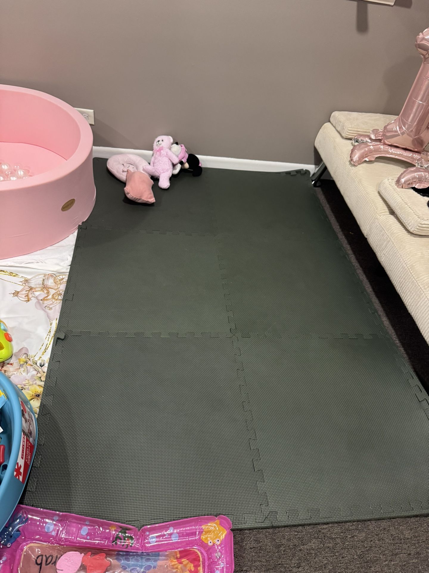 Foam play mat for baby