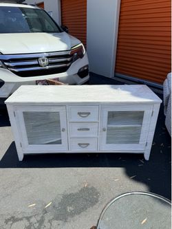 Solid wood furniture in white