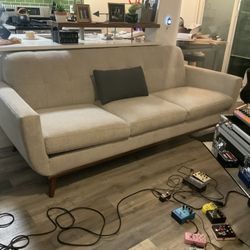 HM Richard’s Cindy Crawford Home Elliot Pebble Sofa  Free