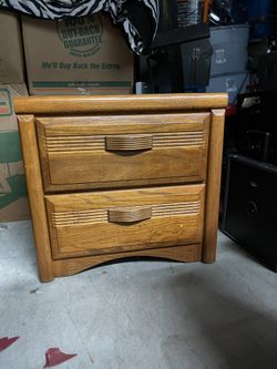 2 Nightstands