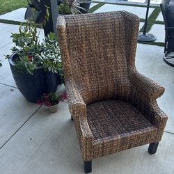 Pier1 Wicker arm chair