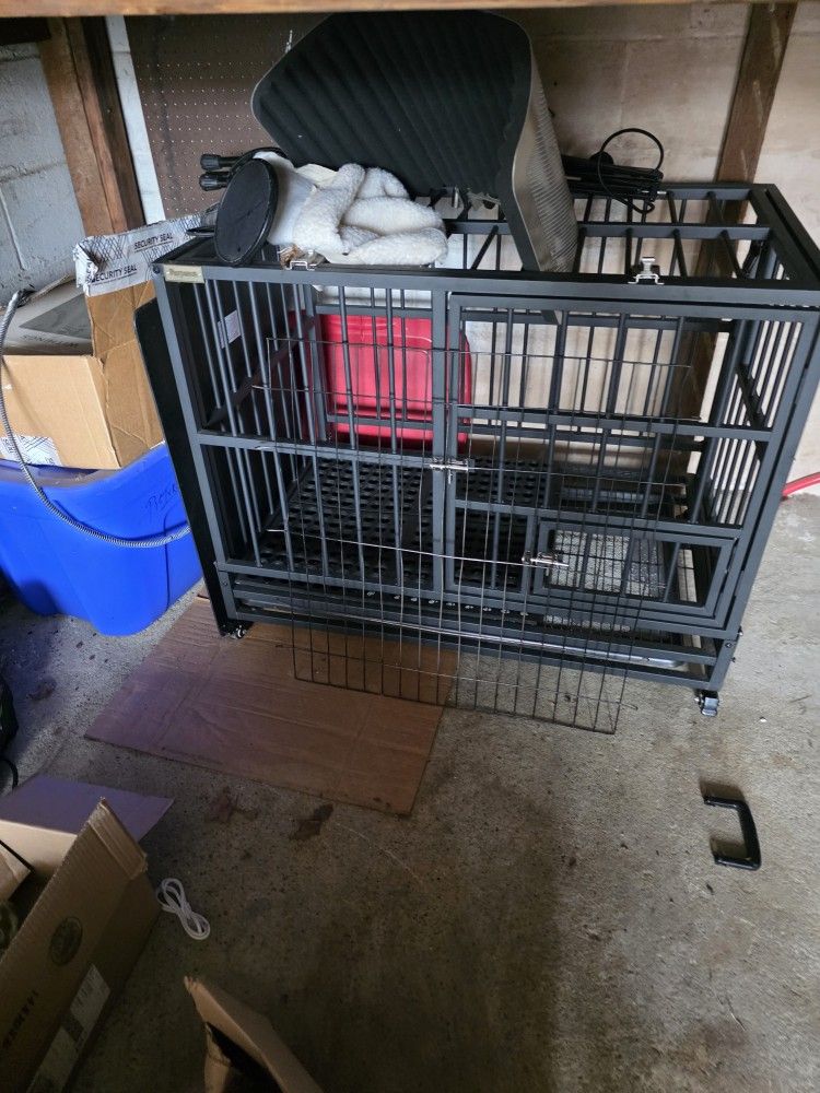 38" Large DOG Crate Like new