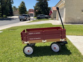 Radio Flyer Town and Country Wagon