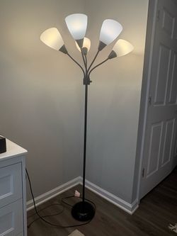 Modern 5-Light Adjustable Floor Lamp – Versatile & Stylish