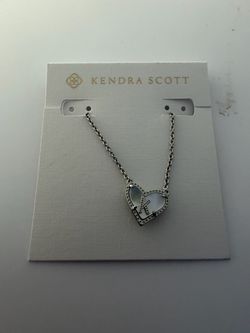 Kendra Scott Ari Heart Short Pendant Necklace